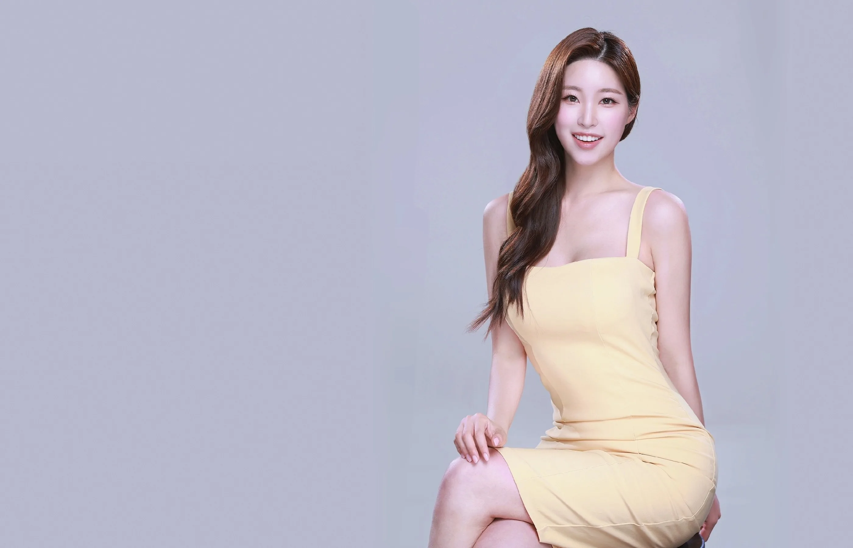 쇼호스트 조설영 프로필 — 노란 원피스